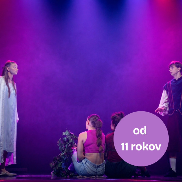 Lottie, uviazla v knižnici