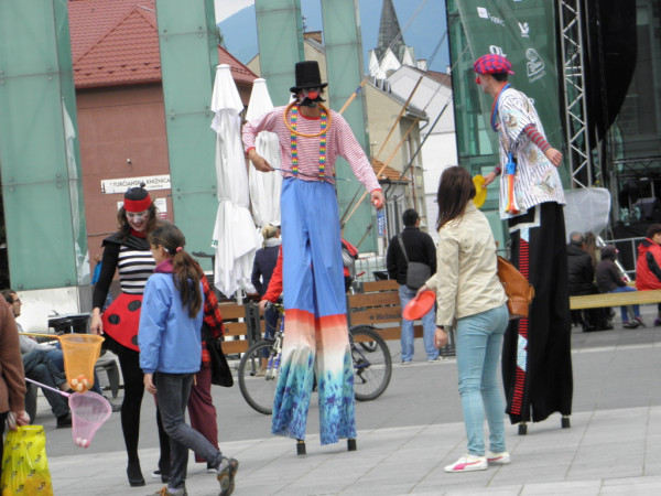 Stilts Road Show